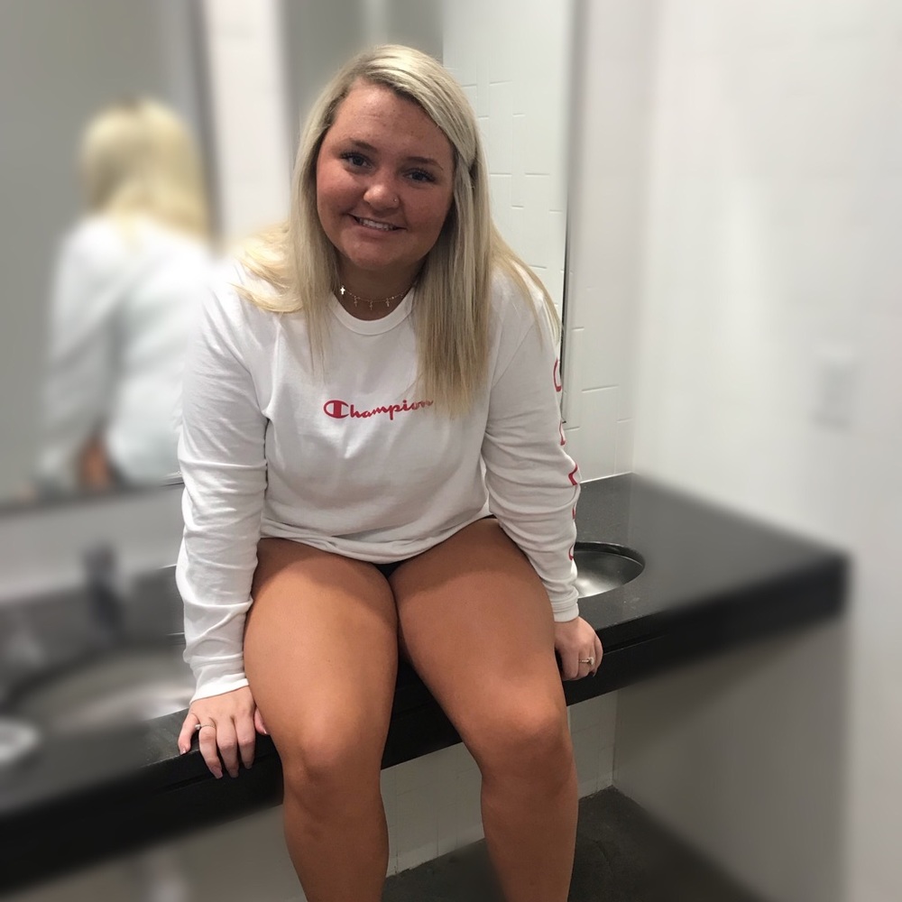 Meet your Posher, Claire